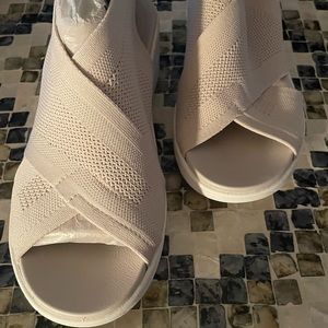 Easy Spirit Sling Back Wedges NWOT